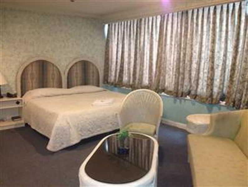 Richmond Plaza Hotel Tabok Exterior photo